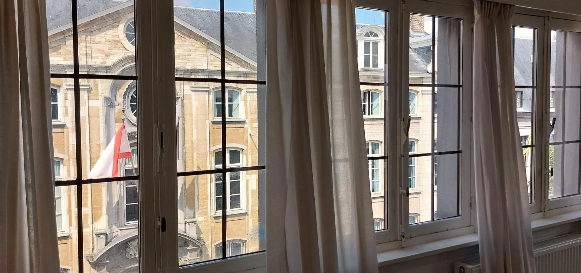 The Roof - Rooftop Appt In Historical Center Amberes 0*,  Bélgica